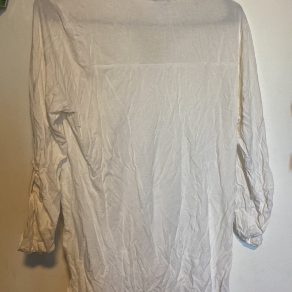 White, mid length sleeved Old Navy women’s shirt. - Picture 3 of 4